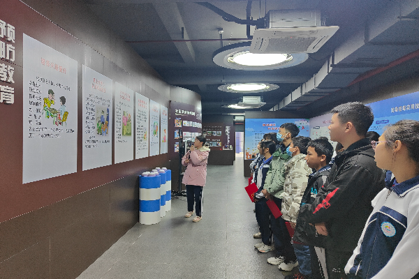 參觀禁毒教育基地.jpg